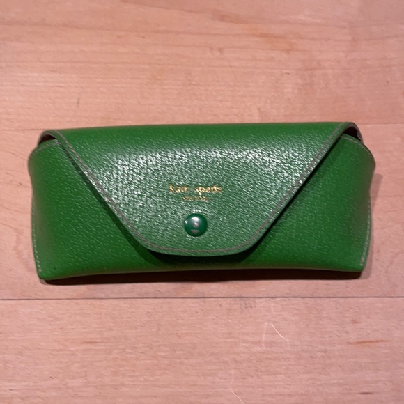 kate spade Accessories - Kate spade Kelly Golf Green leather eyeglass case